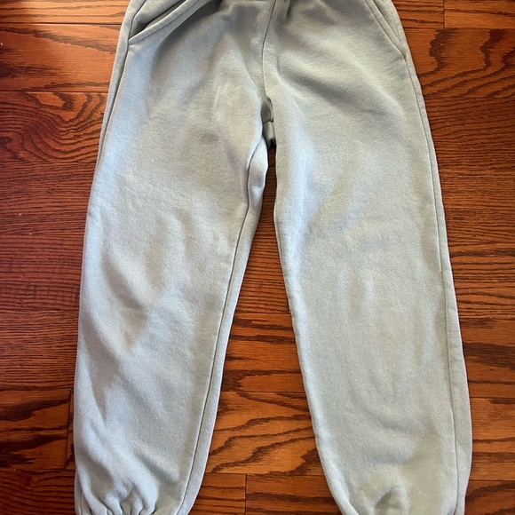 Zara size 9, sweatpants for girl - Picture 1 of 2